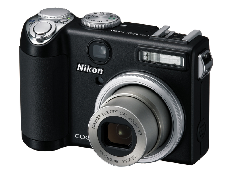 Illustration for article titled Nikon Intros Coolpix P5000 Has DSLR Brains, Point and Shoot Sensor